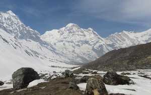 Шесть туристов пропали без вести в Непале во время схода лавины в районе восьмитысячника Аннапурна