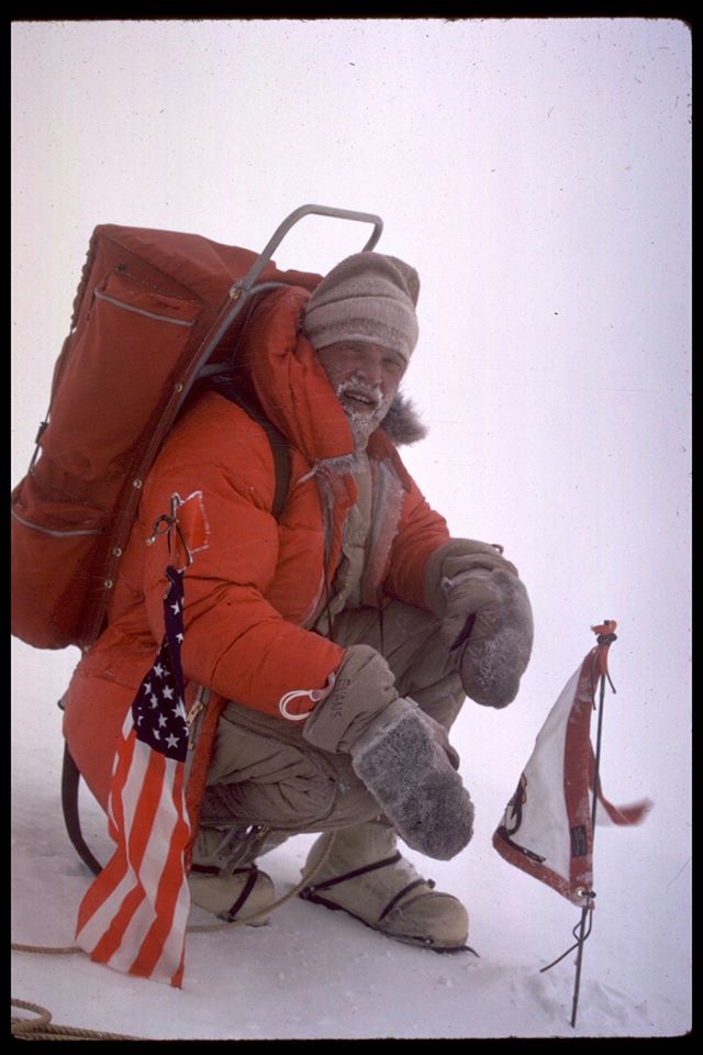 Джон Эванс (John Evans) на вершине горы Шинн (Shinn, 4660) в декабре 1966.