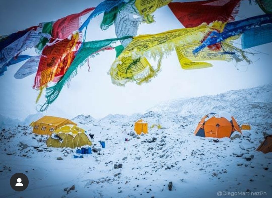 Передовой базовый лагерь на Эвересте. Фото Alex Txikon