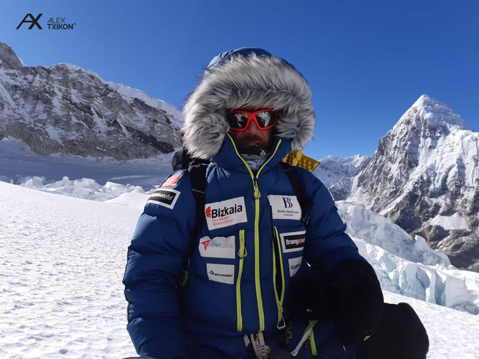 Алекс Тикон (Alex Txikon) на Эвересте. Фото Alex Txikon