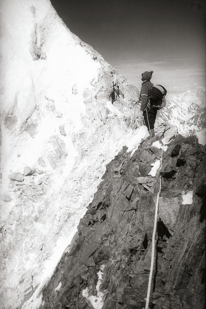  Гашербрум I (Хидден-пик / Hidden Peak, Gasherbrum I)  высотой 8080 метров в 1958 году 