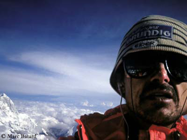 Марк Батар (Marc Batard) на вершине Эвереста в 1988 году