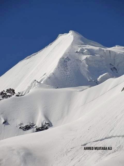 Фалак Сар (Falak Sar) высотой 5918 метров