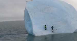 Коварство айсберга: Майк Хорн с напарником едва не погибли при попытке взобраться на ледяную глыбу