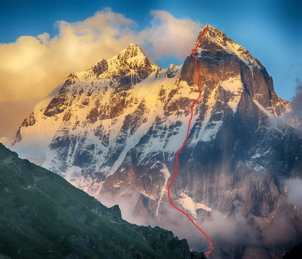  новый сложный маршрут на популярнейшую кавказскую вершину Ушба Южная (4710 метров). Фото Арчил Бадриашвили 