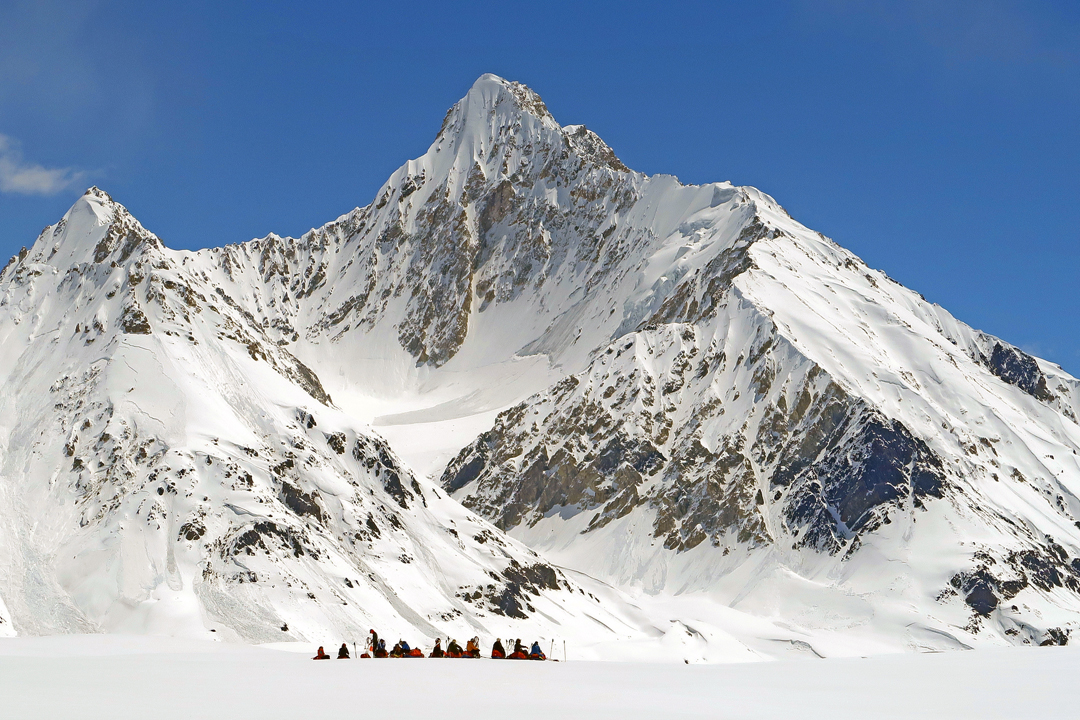 горнолыжный тур в горном хребте Хинду-Радж (Hindu Raj) в северном Пакистане, между Гиндукушем и Каракорумом. Фото Пьер Нейре (Pierre Neyret) 