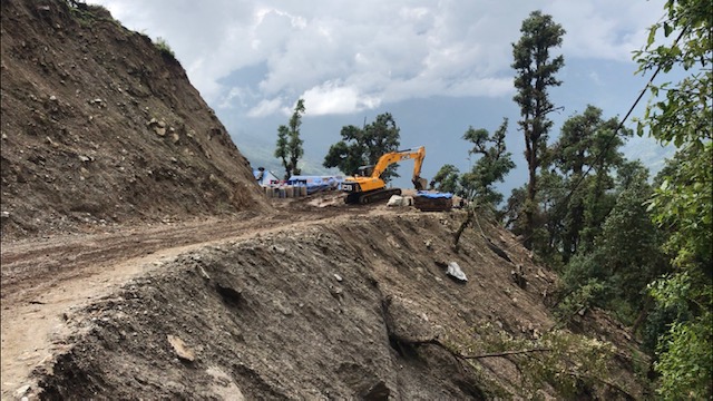 Строительство новой дороги к Эвересту со стороны Непала