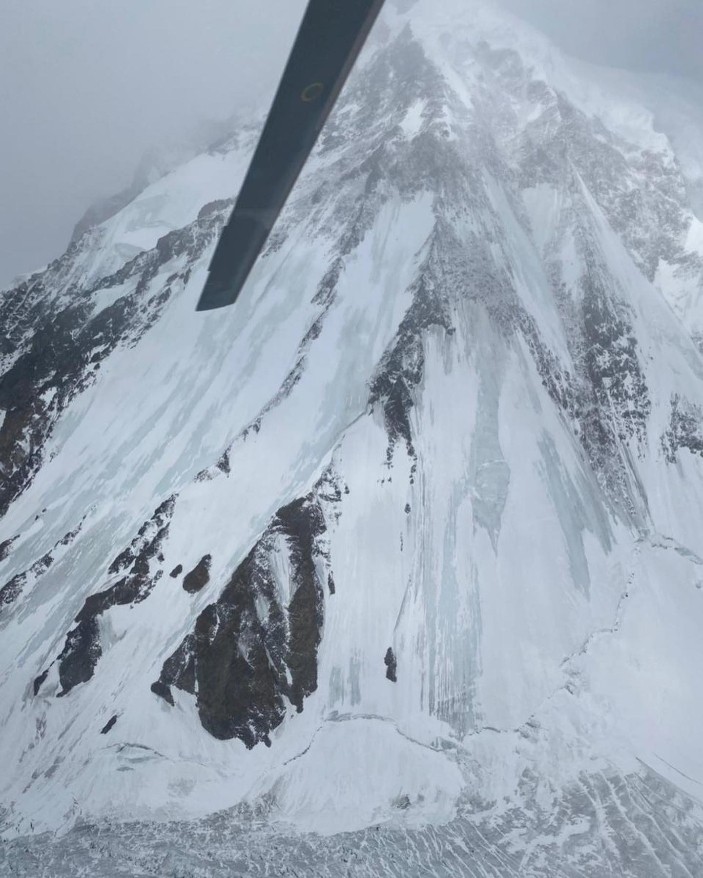 8 февраля состоялся третий облет горы К2 спасателями. Фото Chhang Dawa Sherpa