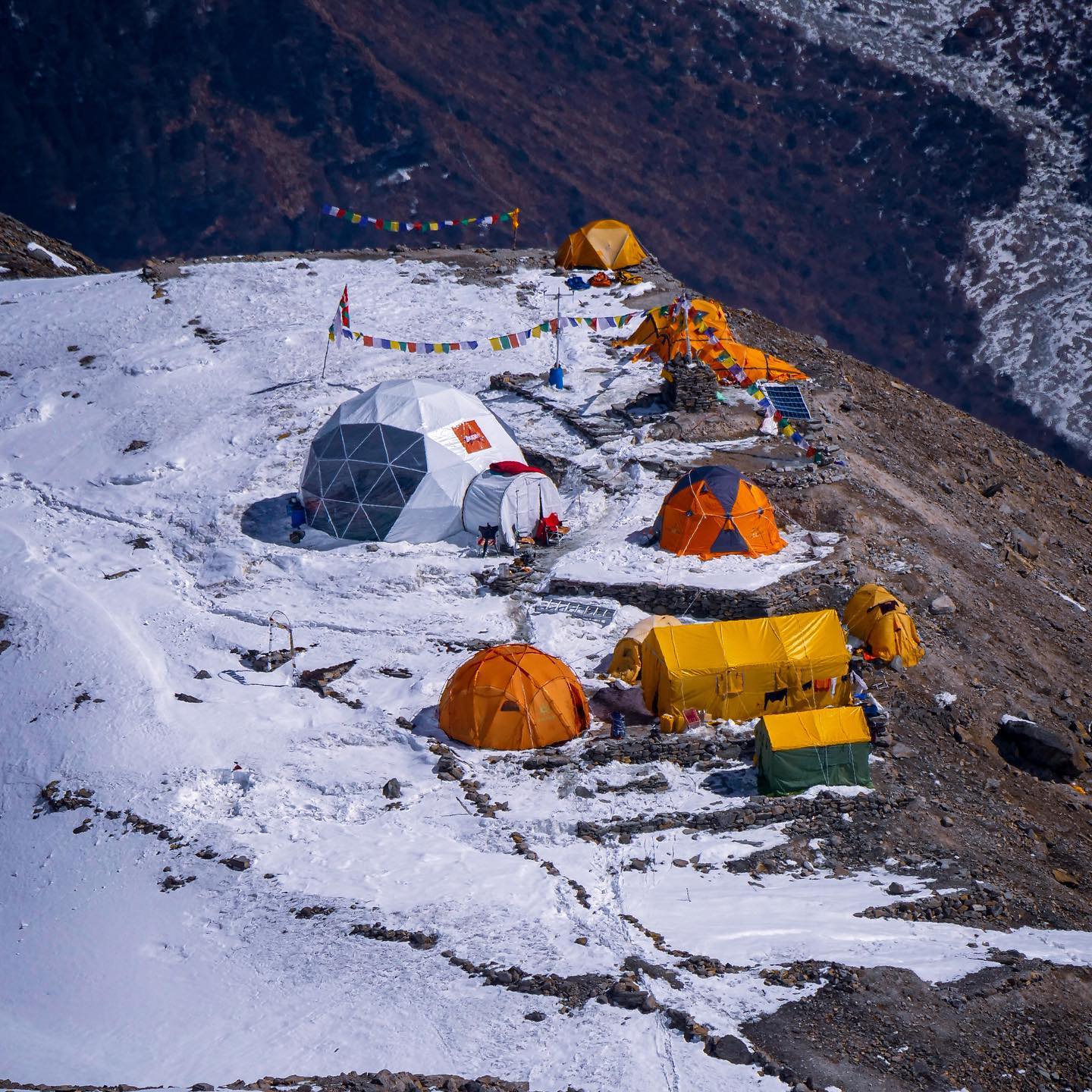 Базовый лагерь восьмитысячника Манаслу. Фото Alex Txikon