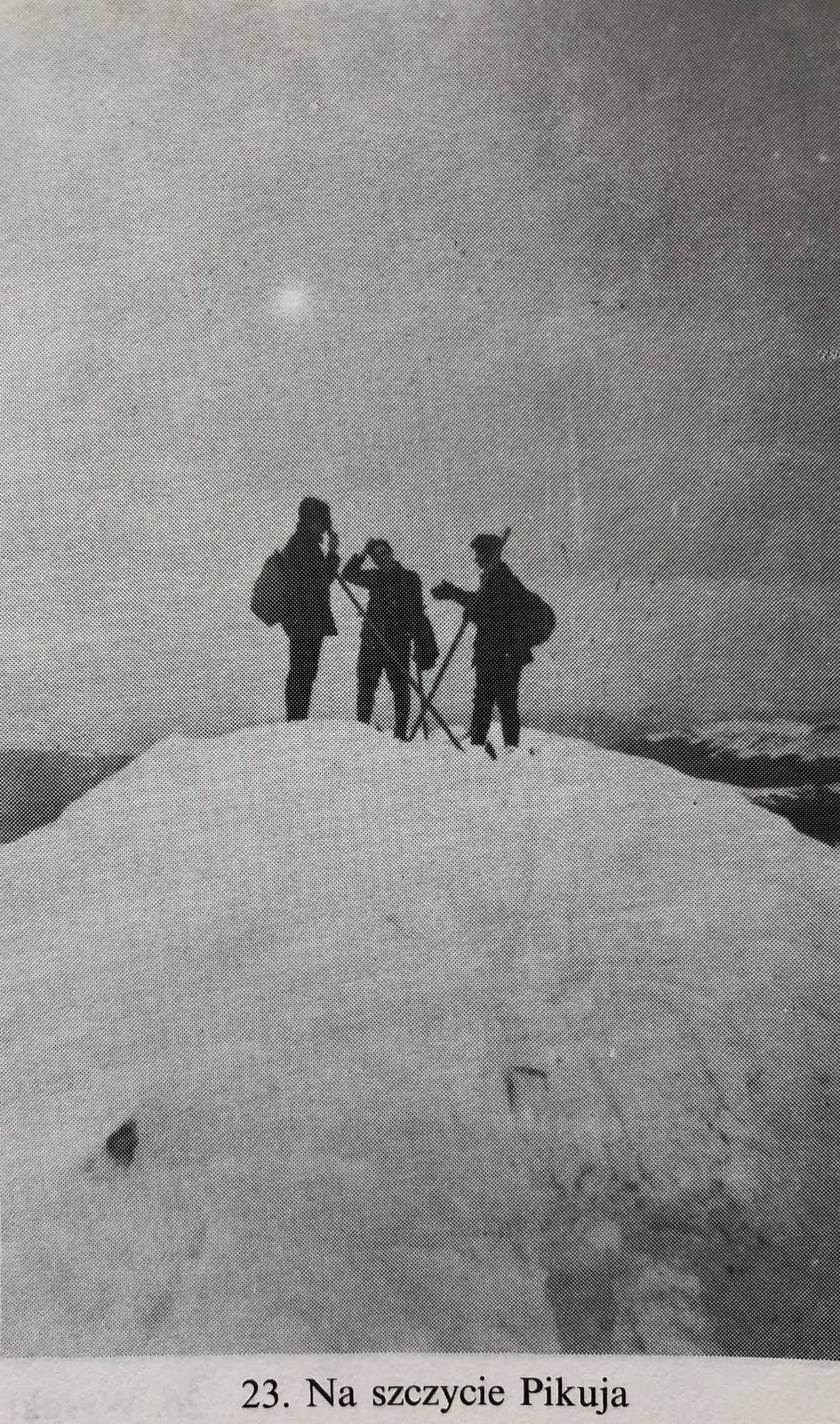 Перше історичне лижне сходження на Пікуй