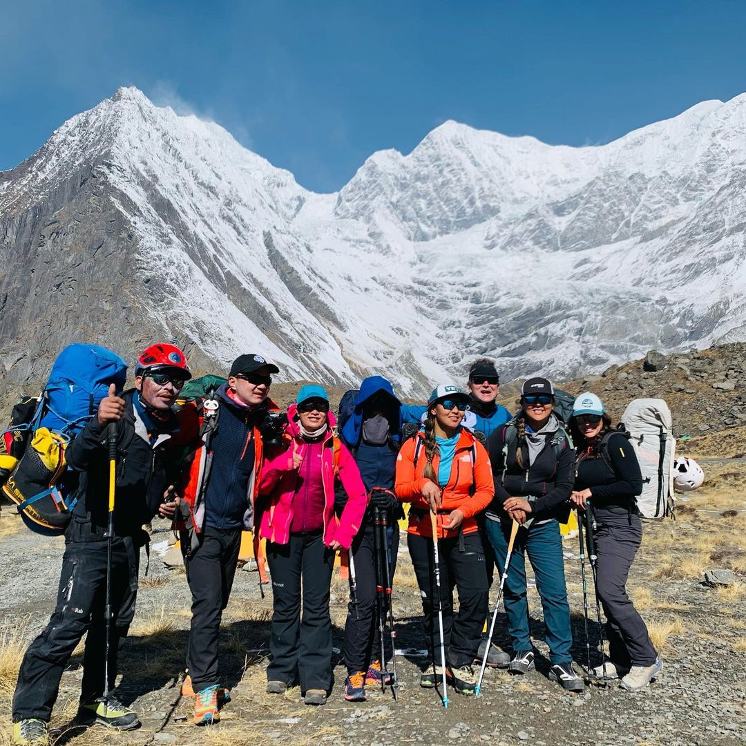 Непальская команда перед восхождением на Аннапурну. Фото Pasang Lhamu Sherpa