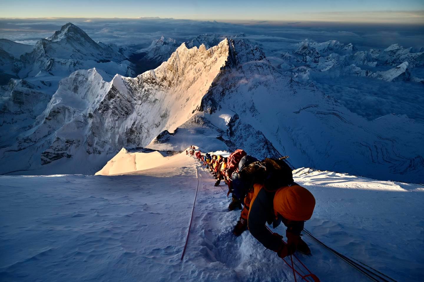 Восхождение на Эверест. 23 мая 2021 года. Фото Imagine Nepal