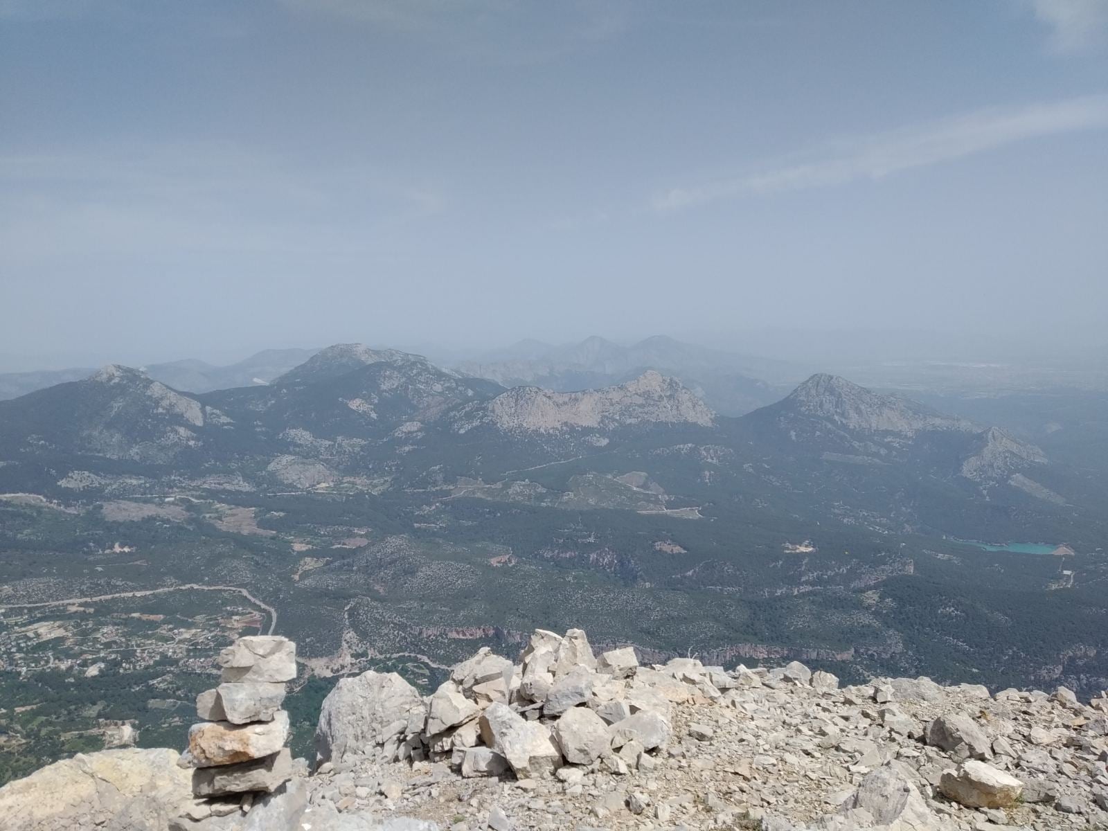 на вершине горы Геиксивриси (Geyik Sivrisi высотой 1715 метров. Одно из последних фото с телефона Яны