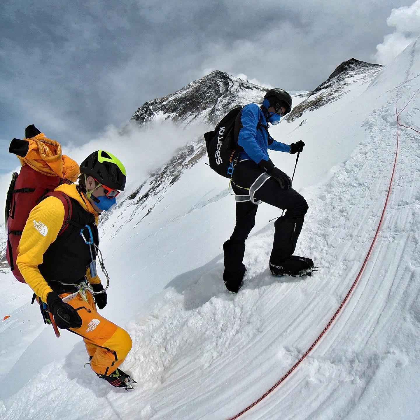 Дэвид Геттлер (David Göttler) и Килиан Жорнет (Kilian Jornet Burgada) в эверестовской экспедиции 2021. Фото David Göttler