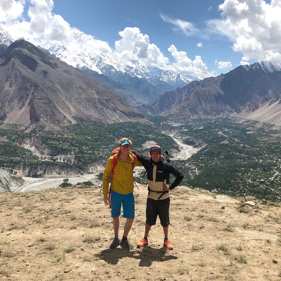  Том Ливингстон (Tom Livingstone) и  Матьё Менадье (Mathieu Maynadier) в Пакистане на старте своей экспедиции к  <br> Пумари Чхиш Южная (Pumari Chhish South) высотой 7350 метров