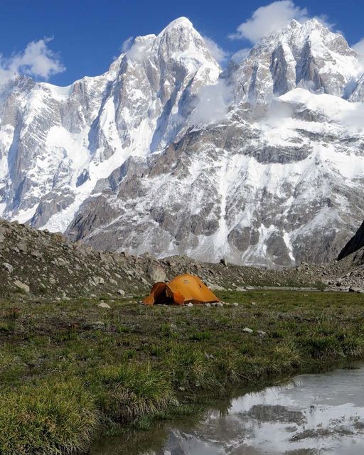 базовый лагерь у горы Пумари Чхиш Южная (Pumari Chhish South) высотой 7350 метров