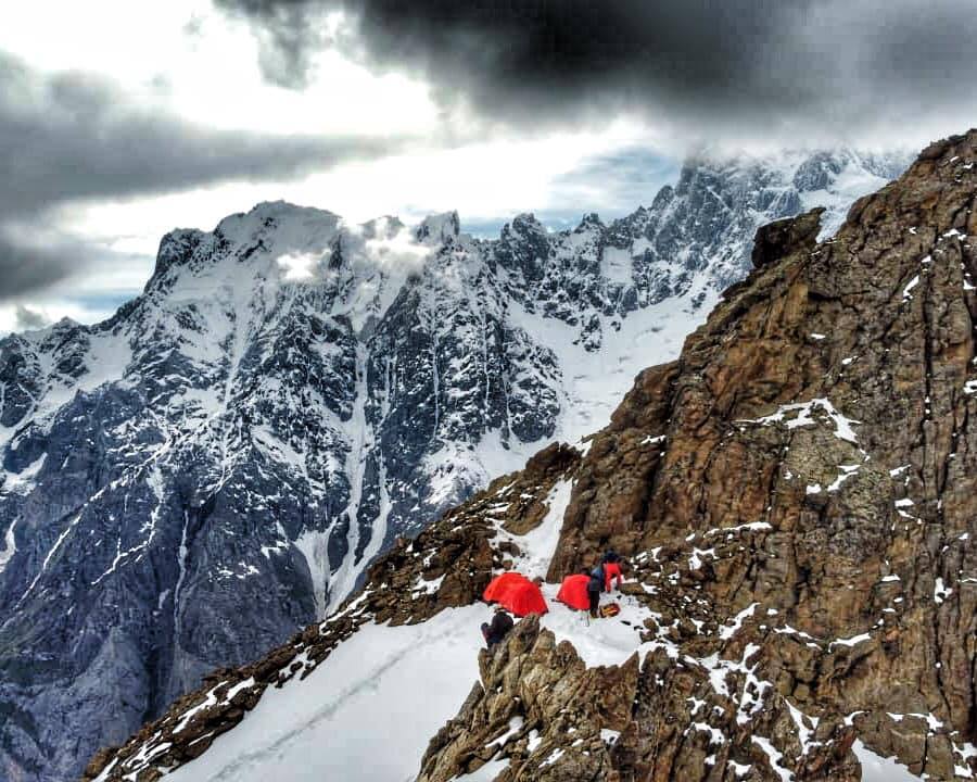 семитысячник Мучу Чхиш (Muchu Chhish) высотой 7452 метров. Фото Tomas Petrecek