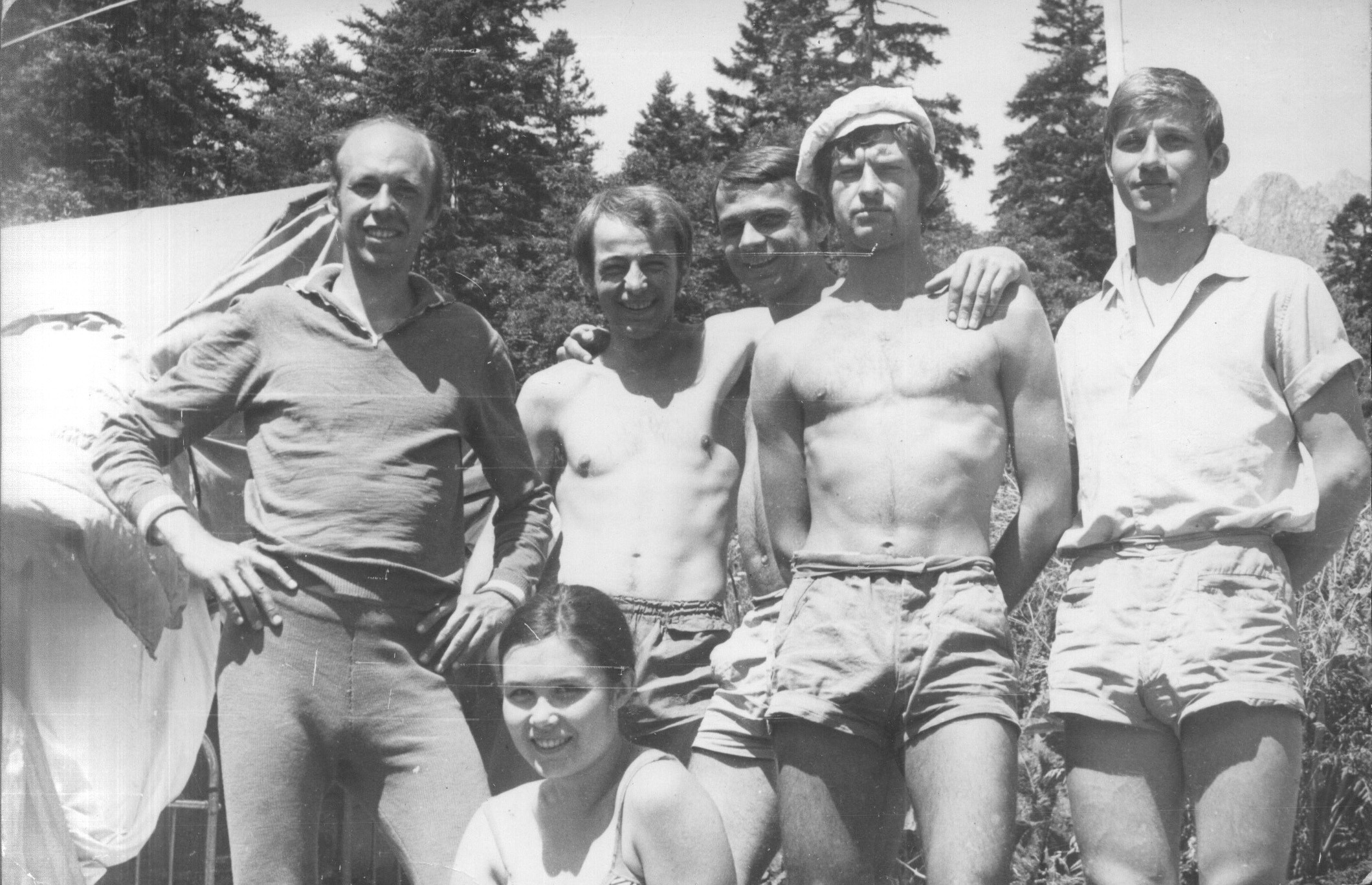Слева-направо: Л.Волков, А.Москальцов, А.Мишустин, В.Пилипенко, В.Бондарев, М.Бабицкая 1974г. А/л «Алибек»