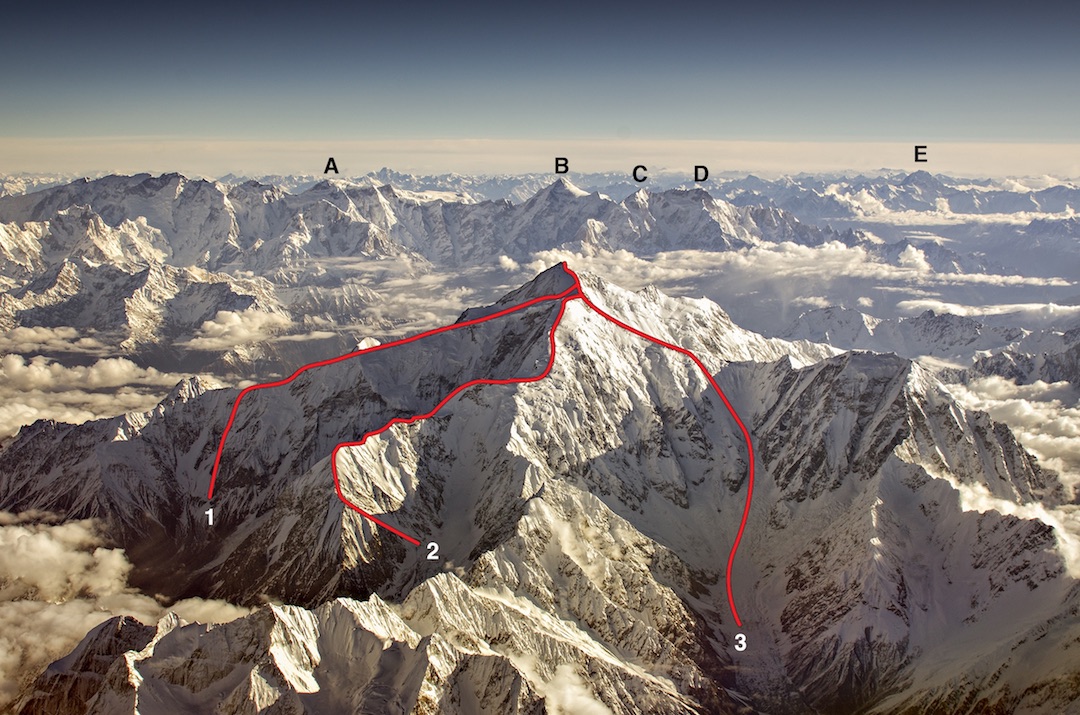 Ракапоши (7788 м) вид с юго-запада<br>(1) - маршрут по северо-западному гребню (1979 г.),<br>(2) - маршрут по юго-западному гребню (1958) <br>(3) - маршрут южной стены и юго-восточного гребня (2019).<br><br>На заднем плане вершины: (A) - Пасу (Pasu),  (B) - Шиспаре (Shispare), (C) - Боджохагур Дуанасир (Bojohaghur Duanasir), (D)  - Ультар (Ultar), (E)  - Карун Кох (Karun Koh)