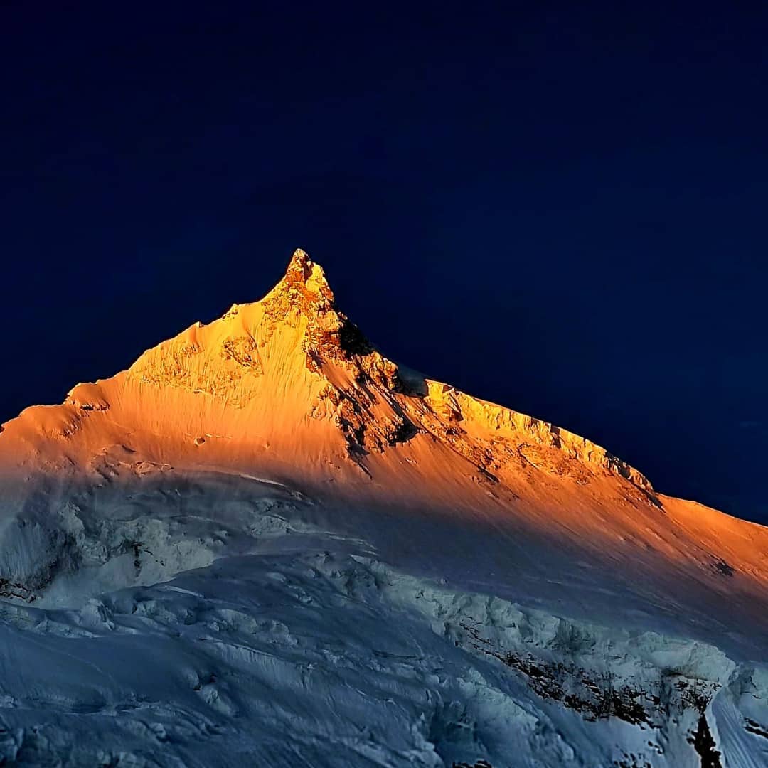 восьмитысячник Манаслу (Manaslu, 8156 м). Фото Владимир Рошко