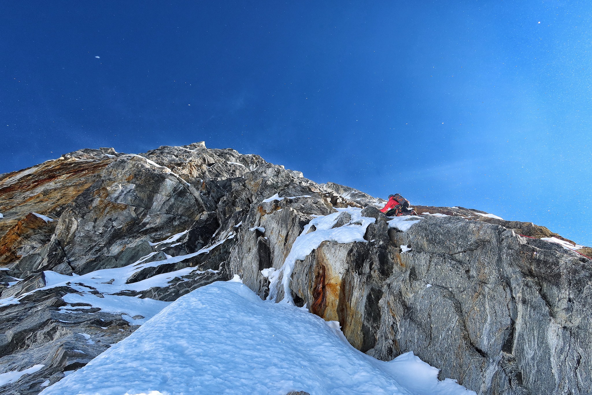 Лука Стражар (Luka Stražar) и Нейч Марчич (Nejc Marčič) на маршруте SlovenianDirect (ED, M5, AI5, 1700 м) по западной стене на вершину горы Чобутце (Chobutse), известной также под именем Тсободже (Tsoboje) высотой 6686 метров