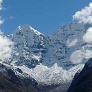 Спасатели обнаружили тела трёх пропавших без вести в Непале французских альпинистов