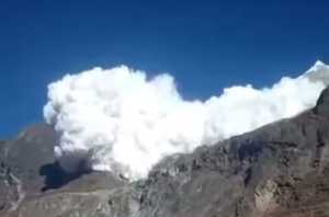 Мощнейшая лавина в районе Мустанг в Непале травмировала 7 учеников местной школы