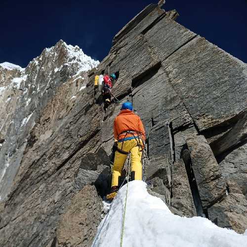маршрут «Терпение» ("Patience") по юго-восточному гребню на вершину Аннапурна III ( Annapurna III 7555 метров) в Непале