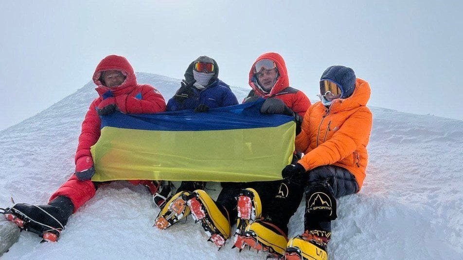 Українська експедиція піднялася на найвищу гору Антарктиди. Фото Валентин Сипавін