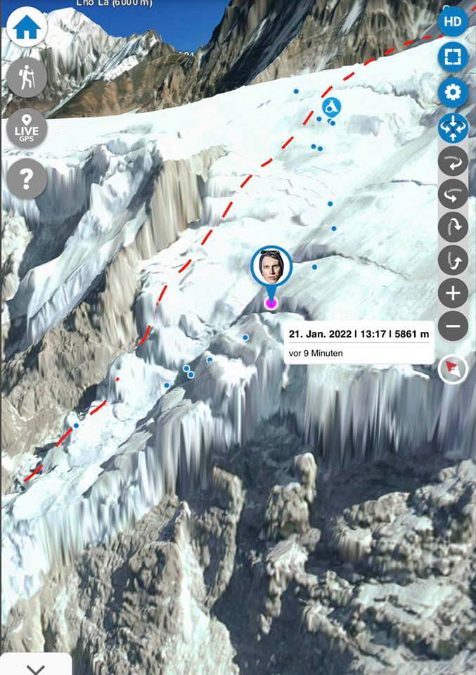Несмотря на по-прежнему плохую погоду, Йошт, судя по его GPS-трекеру, решил подняться выше базового лагеря, на перевал Лхо Ла (~ 6000 метров), где он ранее уже установил первый высотный лагерь.