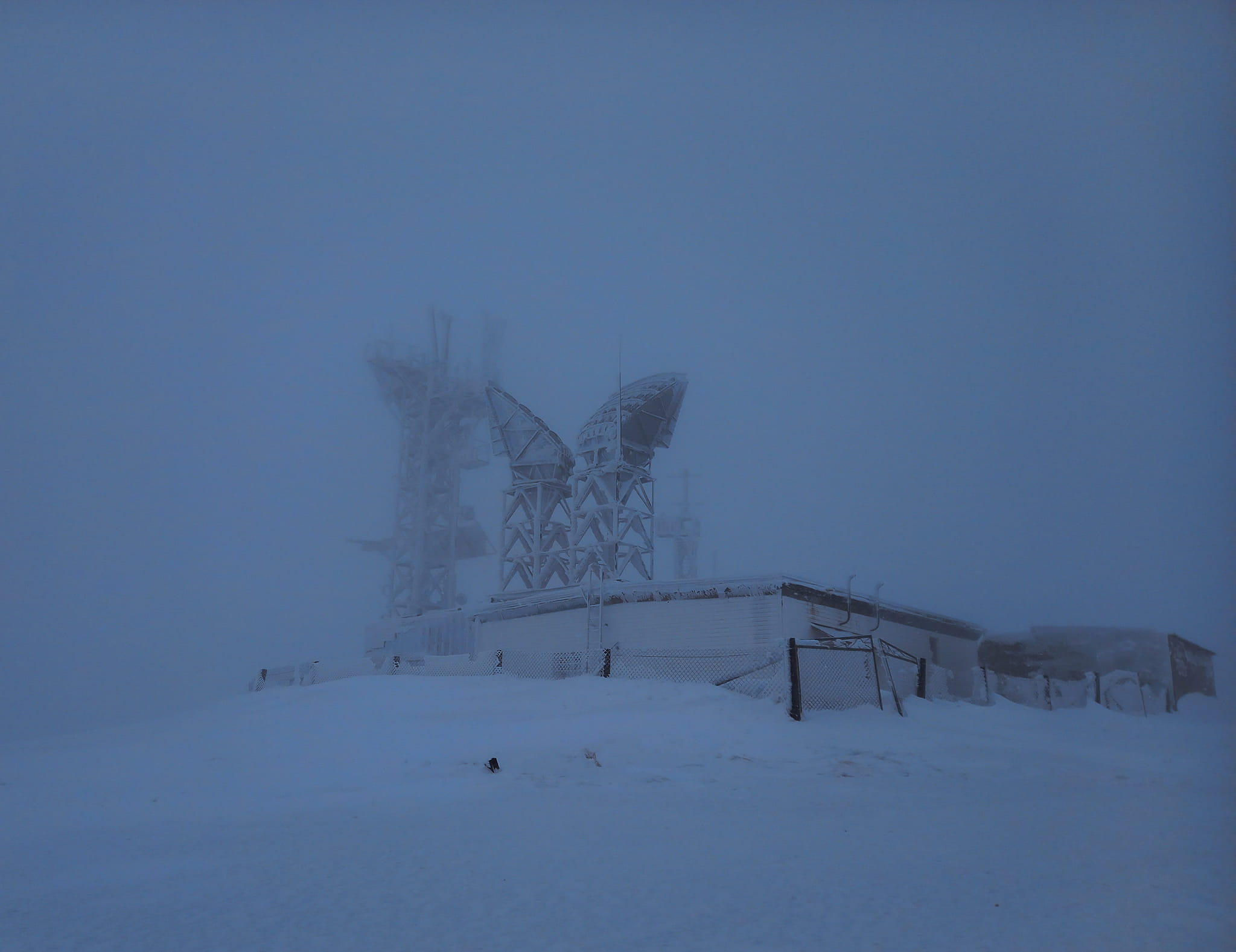 Сніголавинна станція Плай в погану погоду. Фото Аліна Косовська