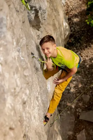 9-річний спортсмен пройшов один із скадніших скелелазних маршрутів в Кам'янці-Подільському