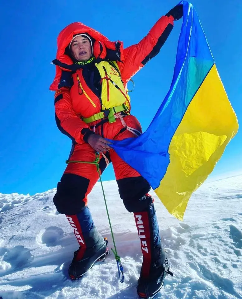 Антонина Самойлова на вершине Эвереста. Май 2022
