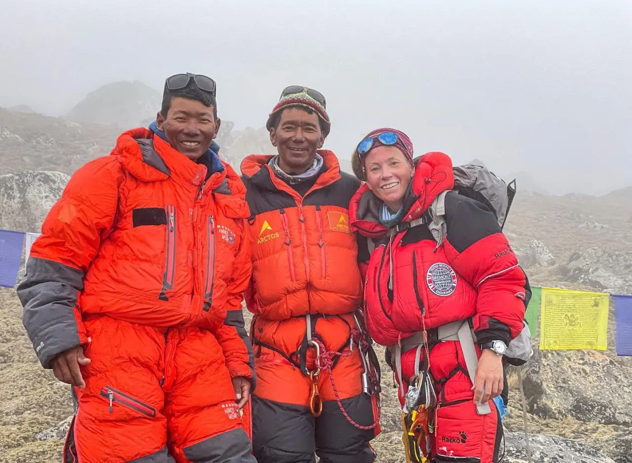Кристин Харила (Kristin Harila), Дава Онджу (Dawa Ongju Sherpa) и Пасдава Шерпа (Pasdawa Sherpa)