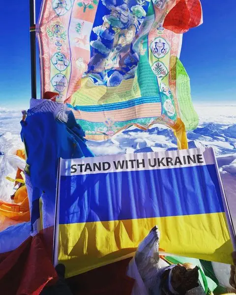 Антоніна Самойлова на вершині Евересту. Травень 2022