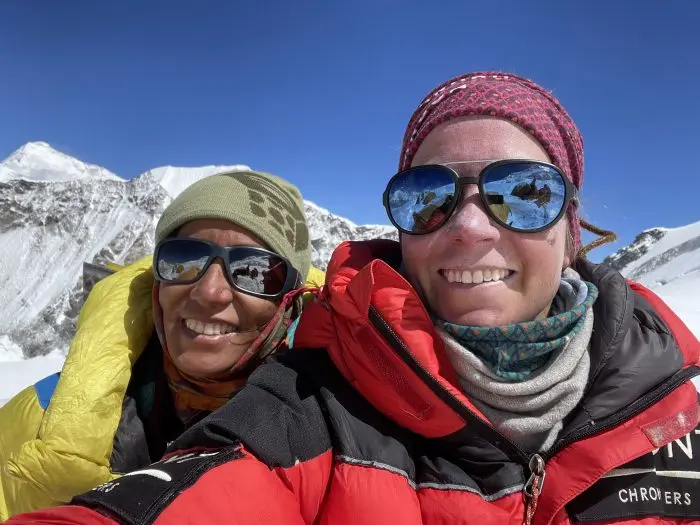 З товаришем з експедиції 8K Пурним Шрестою з Непалу. Фото Kristin Harila