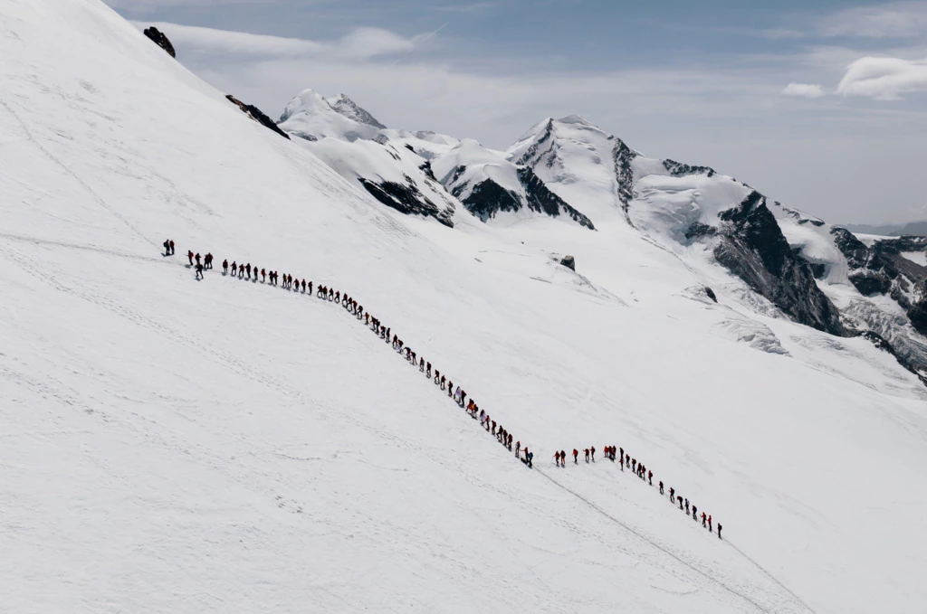 Команда "100% Women" на вершине горы Брайтхорн (Breithorn, 4164 метра). Фото  Schweiz Tourismus / Nicole Schafer