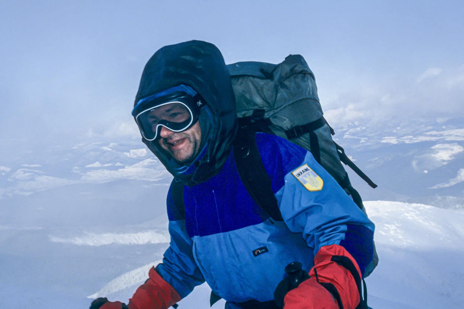 Віктор Грищенко біля вершини Говерли. лютий 1993 року. Фото Claude Gardien