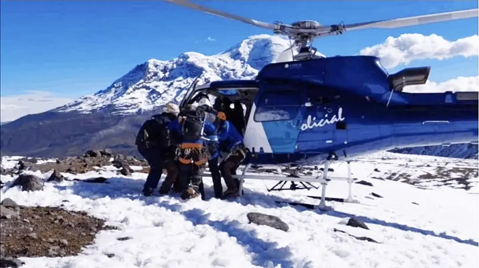 Пошуково-рятувальні роботи на вулкані Каріуайрасо (Carihuairazo) висотою 5018 метрів у центральному Еквадорі. Фото National Police