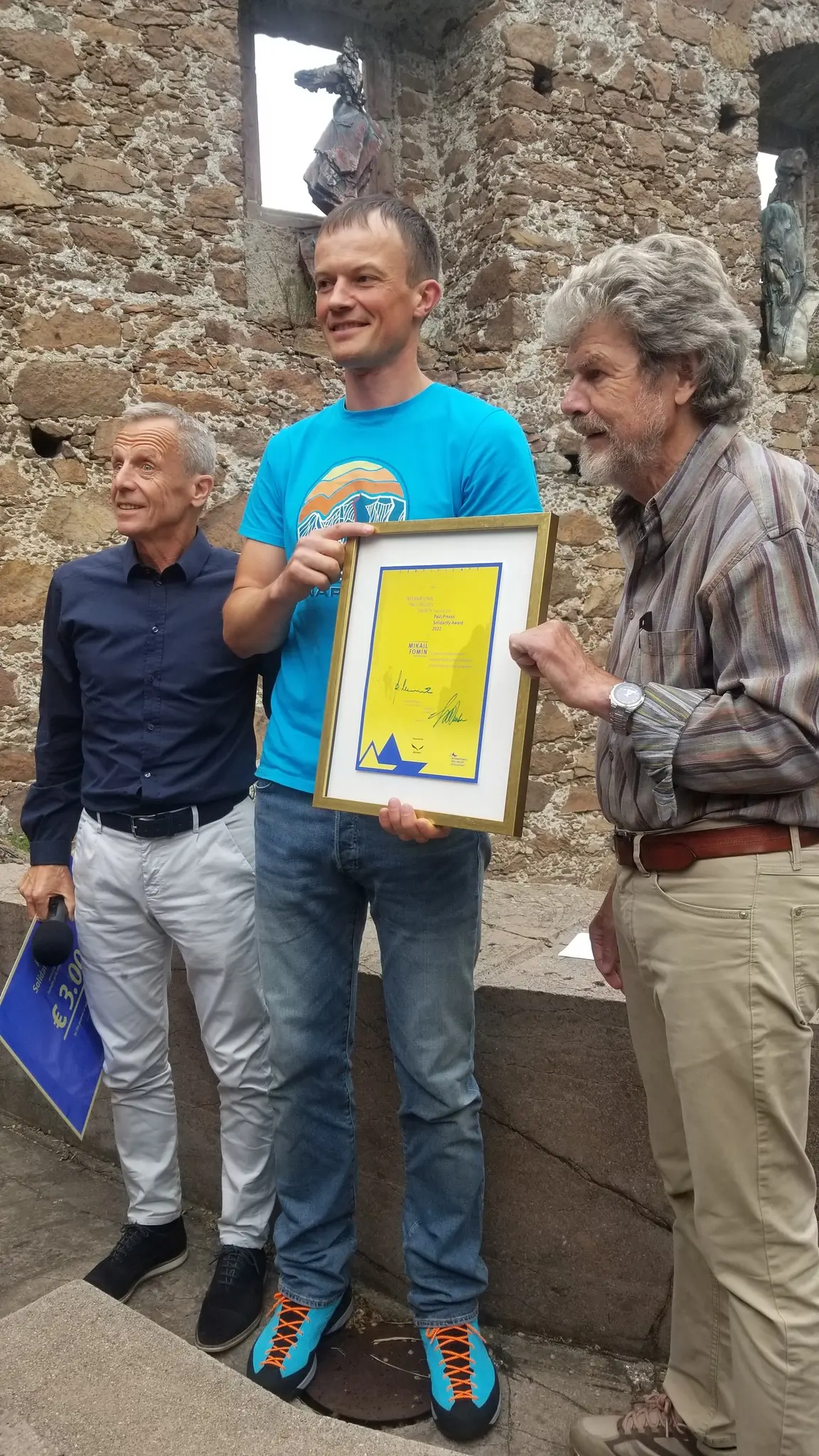 Український альпініст Михайо Фомін отримав нагороду Paul Preuss Solidarity Award від легендарного Райнгольда Месснера. Фото Михайло Фомін