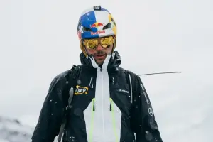 Лижна експедиція Анджея Баргеля на Еверест: вихід до четвертого висотного табору та спуск на лижах