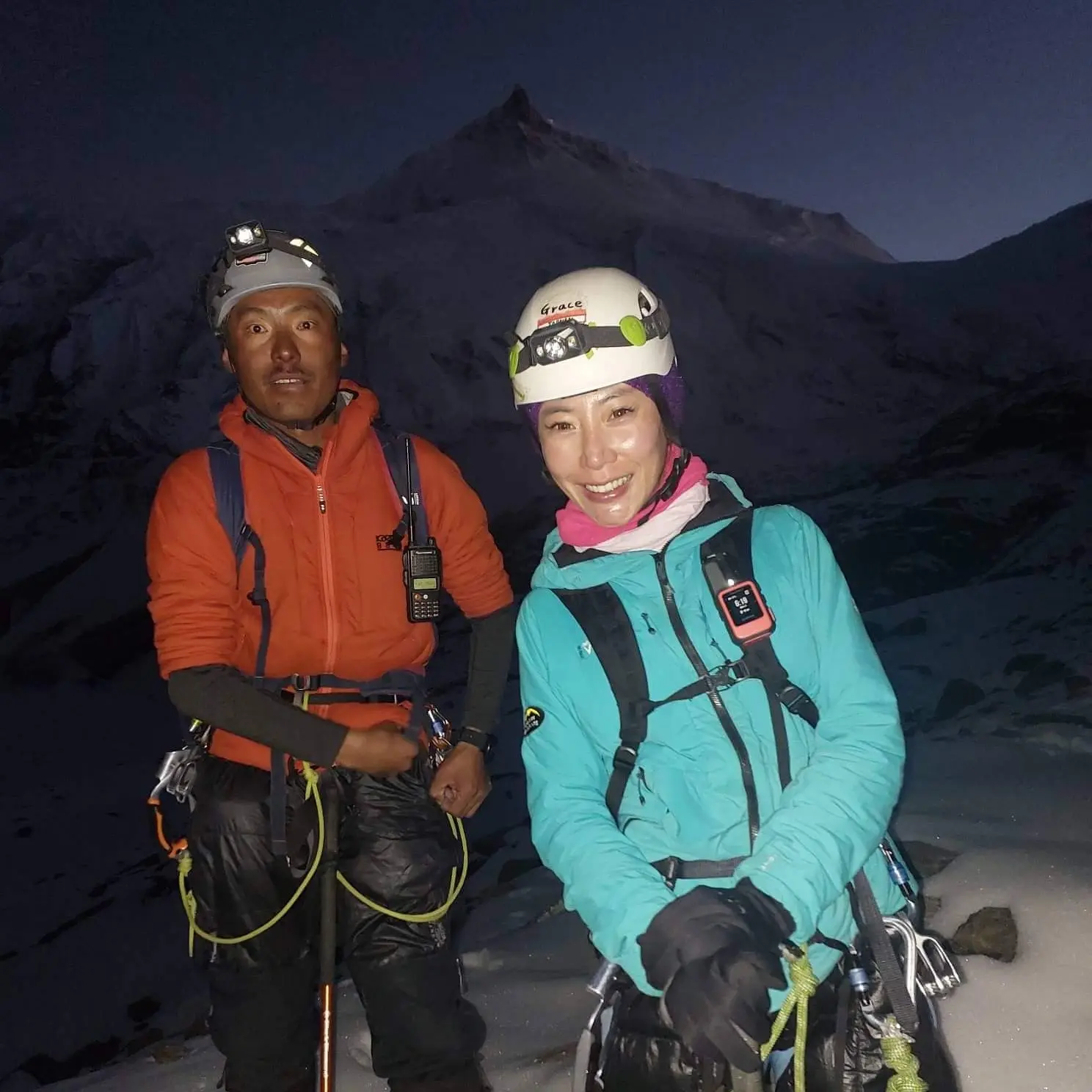 Німа Гьялзен Шерпа (Nima Gyalzen Sherpa) та Грейс Цзен (Grace Tseng)
