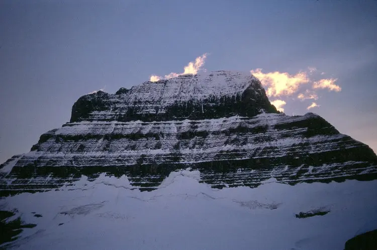 гора Альберта (Mt. Alberta, 3619 м). Фото Alpine Club of Canada