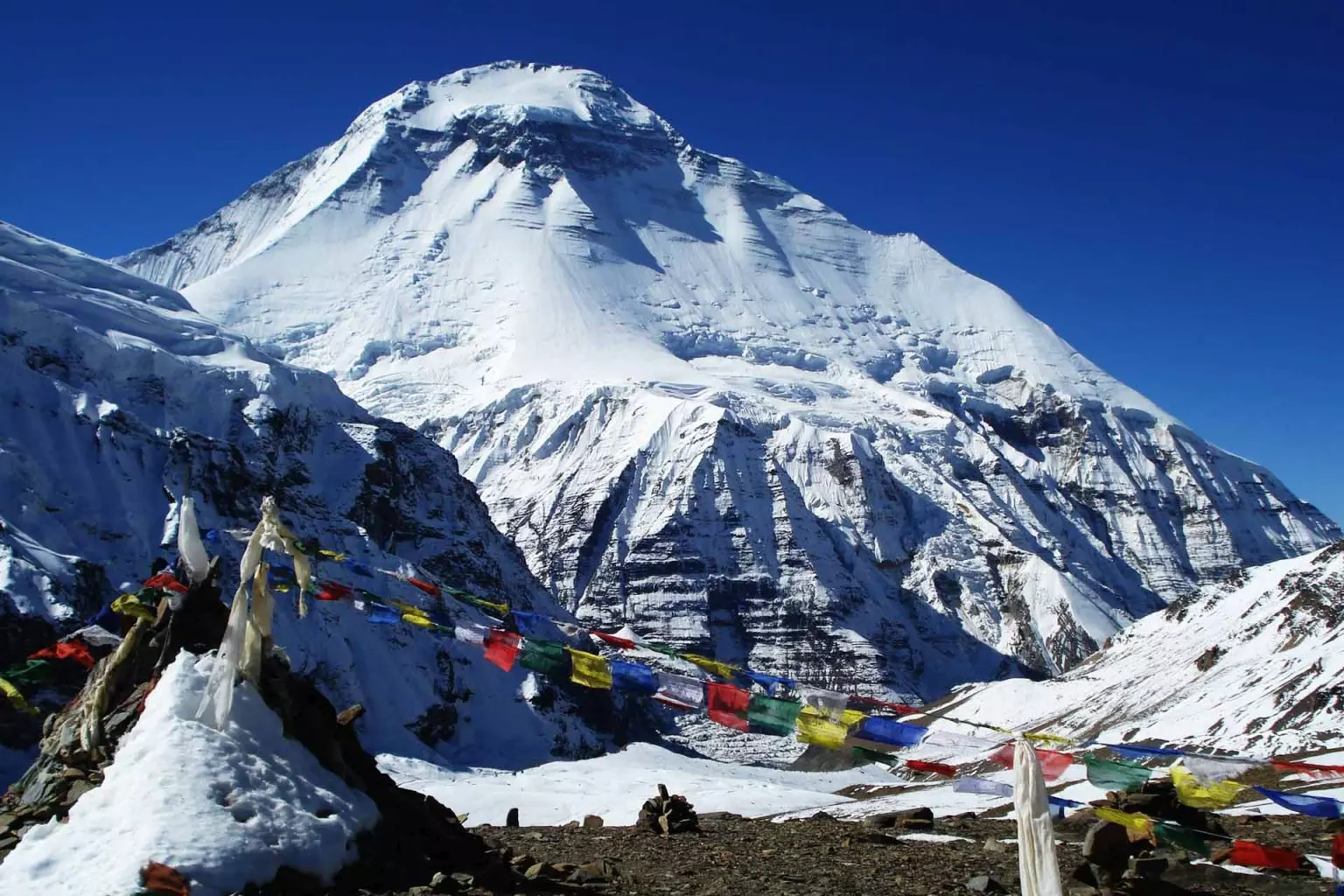 Восьмитисячник Дхаулагірі, вид з Французького перевалу, на висоті 5370 м. Фото: Himalayan Exploration