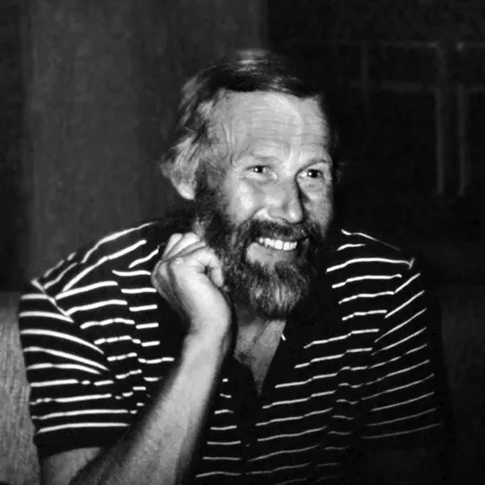 Кріс Бонінгтон у Лхасі в 1988 році після його експедиції Менлунгце. Фото Ed Webster