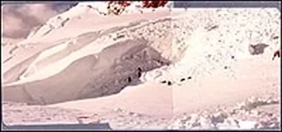 Сходження на Рейнір по льодовику Ingraham. Фото зроблено після обвалу серака, який поховав під собою 11 альпіністів. червень 1981 року