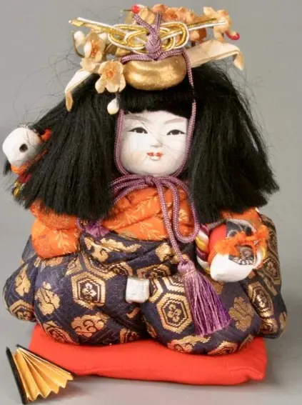 Японська лялька Кімекомі. Термін «кімекомі» відноситься до одягу, спочатку створеного в Кіото на початку 1700-х років. Фото: The Strong National Museum of Play через Japanobjects