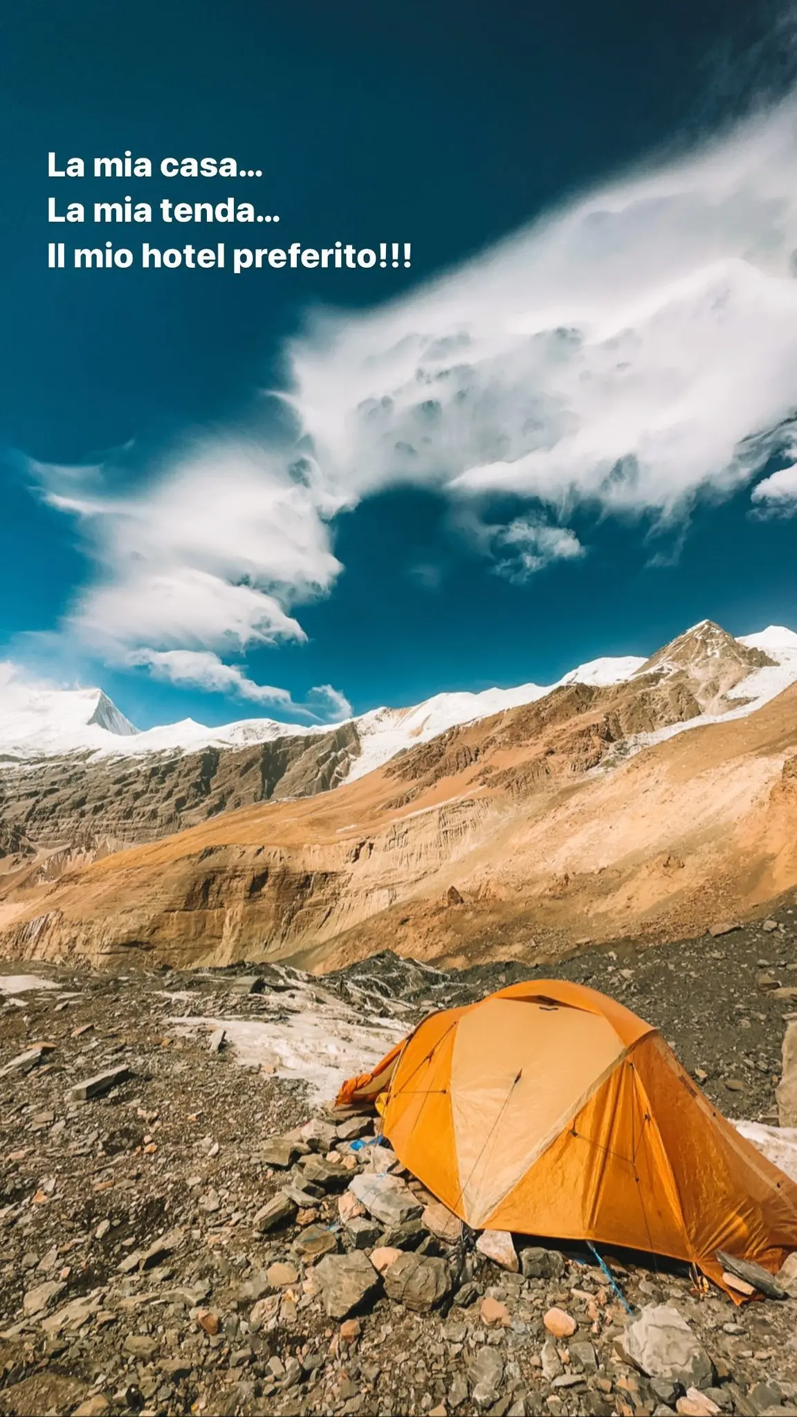 Базовий табір біля підніжжя Дхаулагірі (Dhaulagiri, 8167 м). Фото Hervé Barmasse