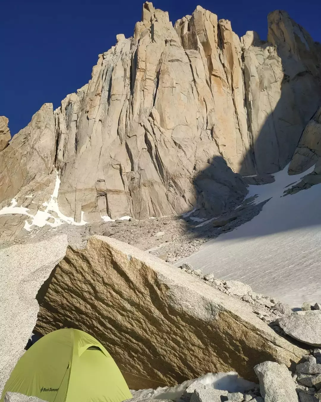 вершина Aguja Guillaumet висотою 2580 метрів в масиві Фіц-Рой. Фото Facundo Saubidet