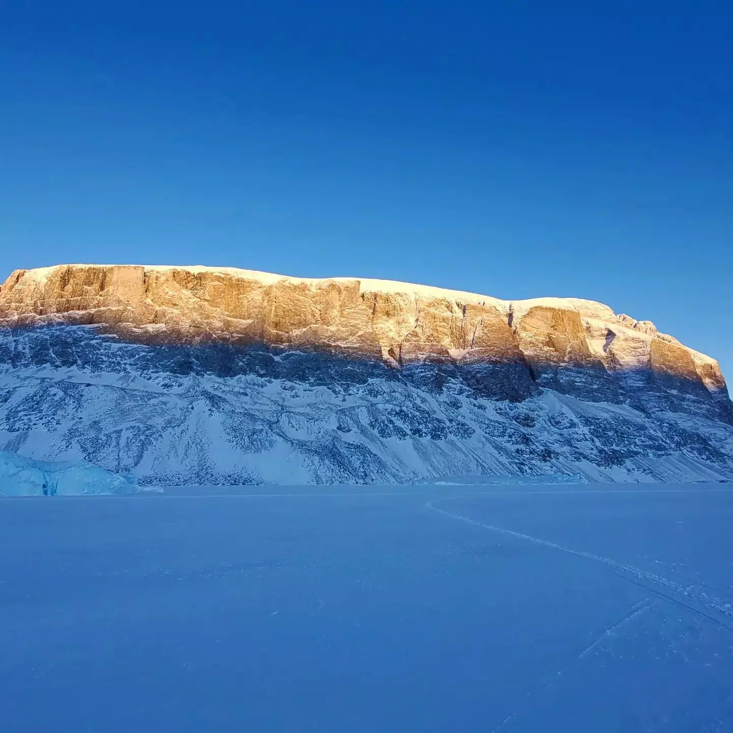 Сходження на великі стіни Гренландії. Фото Marcin Tomaszewski та Pavel Haldas